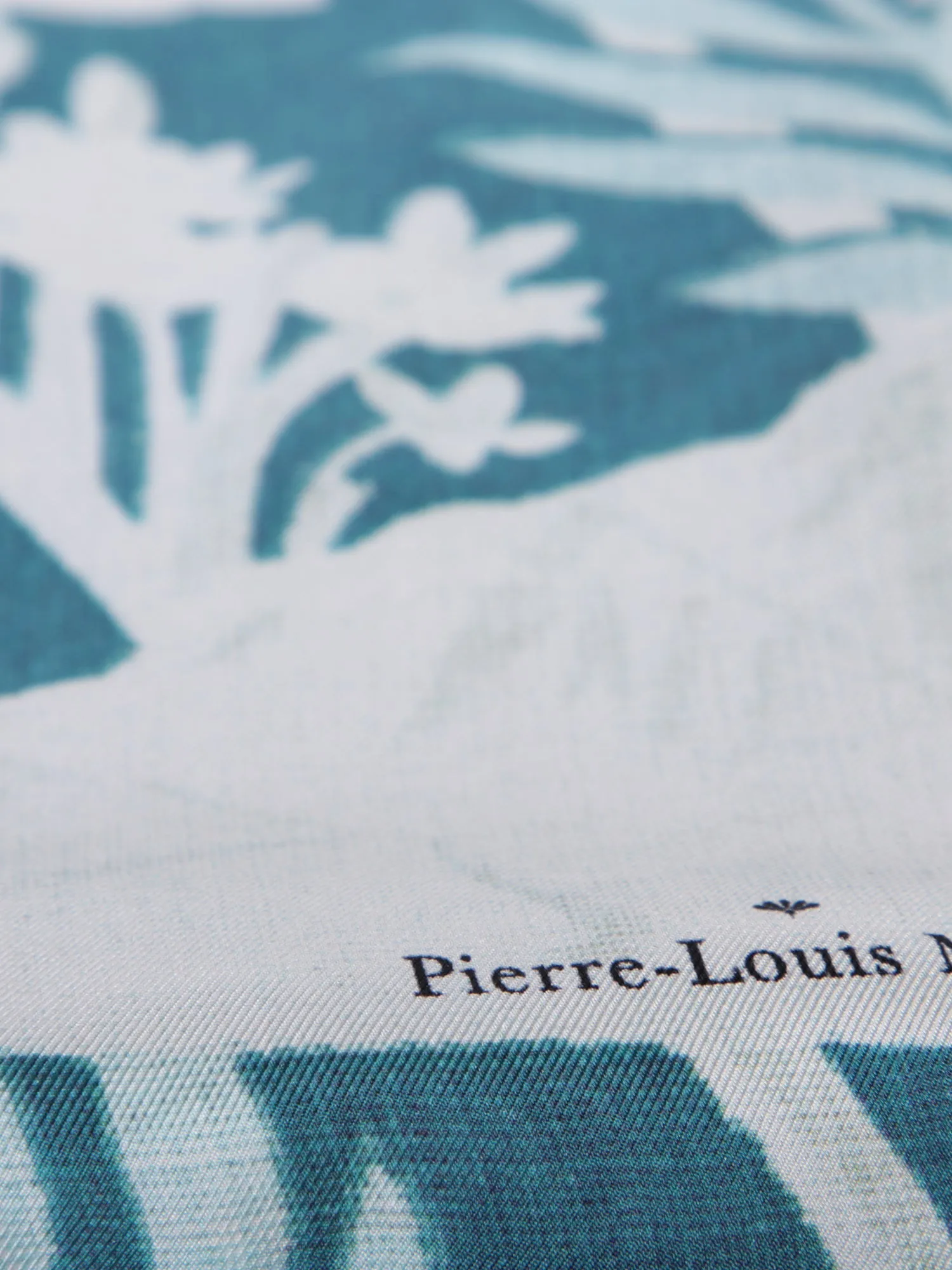 Aloe light blue/white scarf