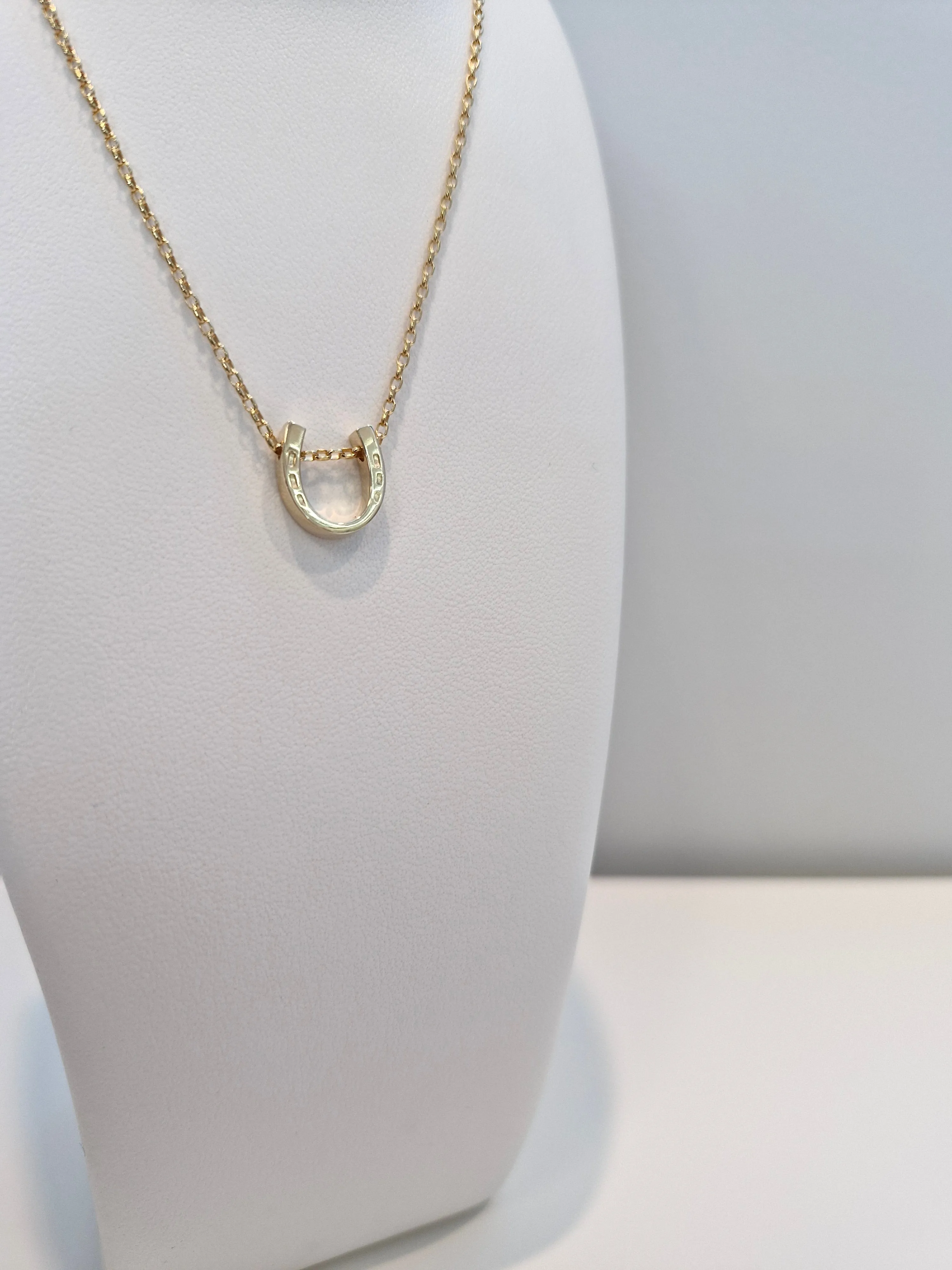 Gold Horse Shoe Slider